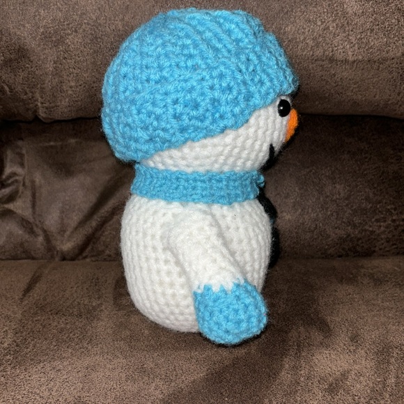 Crocheted Snowman - Picture 5 of 10